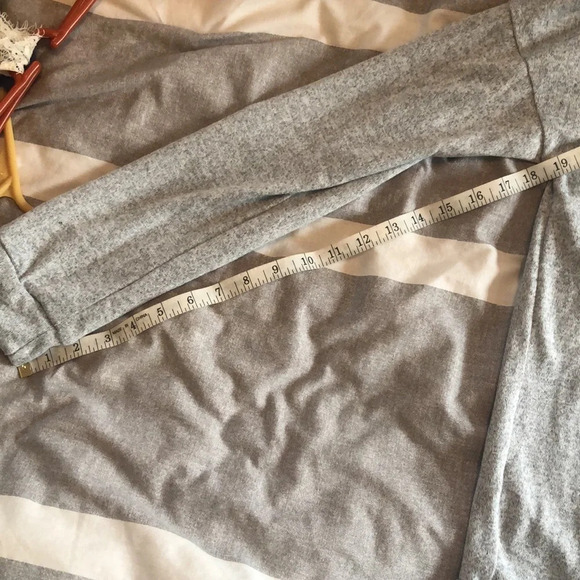Open shoulder long sleeve sweater grey size large - Picture 10 of 14